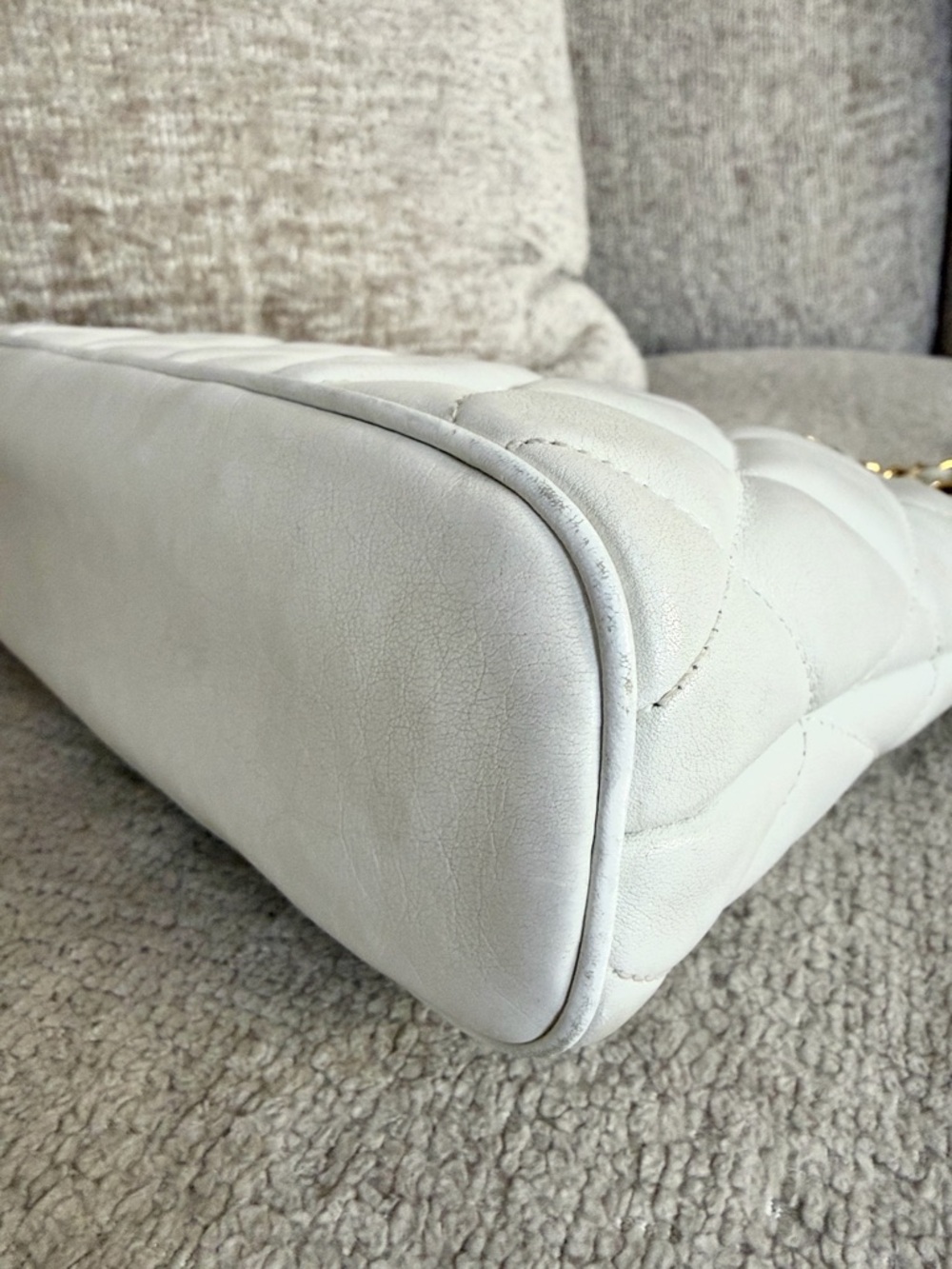 CHANEL Vintage White Bag - Picture 10 of 15